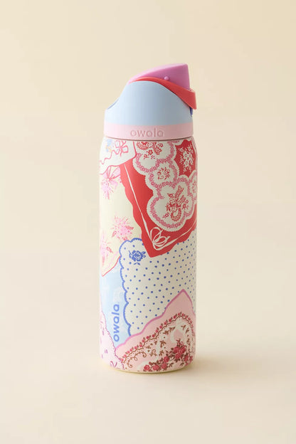 Owala UO Exclusive Hankies Print FreeSip 32 oz Water Bottle *Pre-Order*